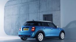 Mini Cooper S 2014 - wersja 5-drzwiowa - widok z tyłu