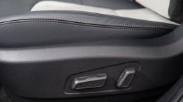 Kia Sportage III Facelifting (2014) - sterowanie regulacją foteli