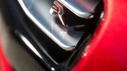 Peugeot RCZ R (2013) - logo