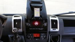 Fiat Ducato III Facelifting Furgon (2014) - konsola środkowa