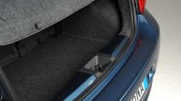 Nissan Micra K13 Facelifting (2013) - bagażnik - inne ujęcie