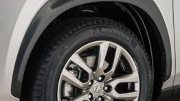 Lexus NX 300h (2014) - lewe przednie nadkole