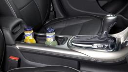 Chevrolet Malibu 2013 - tunel środkowy między fotelami