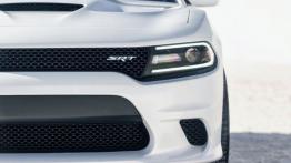 Dodge Charger SRT Hellcat (2015) - lewy przedni reflektor - włączony