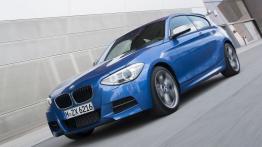 BMW M135i - lewy bok