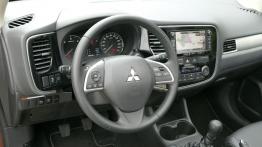 Mitsubishi Outlander III - pełny panel przedni