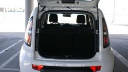 Kia Soul - galeria redakcyjna - tył - bagażnik otwarty