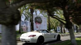 Mercedes SLS AMG Roadster 2012 - widok z tyłu