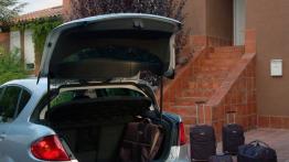 Seat Toledo III - tył - bagażnik otwarty