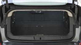 BMW serii 5 Gran Turismo F07 Facelifting (2014) - tylna kanapa złożona, widok z bagażnika