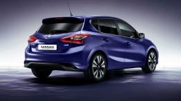 Nissan Pulsar (2014) - tył - reflektory wyłączone