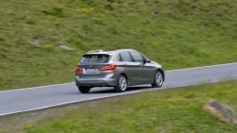 BMW 225i Active Tourer (2014) - widok z tyłu