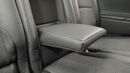 Toyota Verso Facelifting - podłokietnik tylny