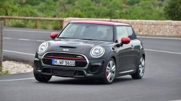 Mini John Cooper Works 2015 - widok z przodu
