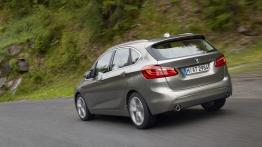 BMW 225i Active Tourer (2014) - widok z tyłu