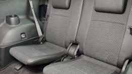 Toyota Verso Facelifting - tylna kanapa