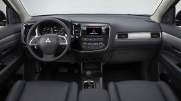 Mitsubishi Outlander III - pełny panel przedni