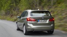 BMW 225i Active Tourer (2014) - widok z tyłu