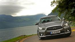Infiniti Q50 2.0 Turbo (2014) - widok z przodu
