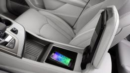 Audi Q7 II (2015) - tunel środkowy między fotelami