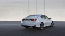 Lexus GS IV 450h F-Sport (2012) - widok z tyłu