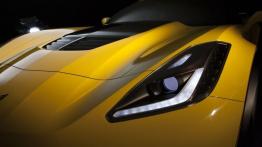 Chevrolet Corvette C7 Z06 (2015) - lewy przedni reflektor - włączony
