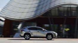 Lexus NX 300h (2014) - prawy bok