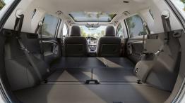 Toyota Verso Facelifting - tylna kanapa złożona, widok z bagażnika