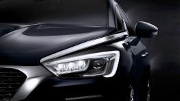 DS 5 Facelifting (2015) - lewy przedni reflektor - włączony