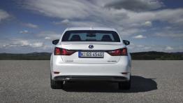 Lexus GS IV 450h F-Sport (2012) - widok z tyłu