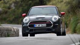 Mini John Cooper Works 2015 - widok z przodu