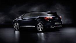 DS 5 Facelifting (2015) - tył - reflektory włączone