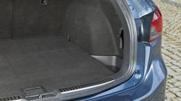 Mazda 6 (2013) kombi - bagażnik - inne ujęcie