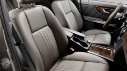 Mercedes GLK Facelifting - fotel pasażera, widok z przodu