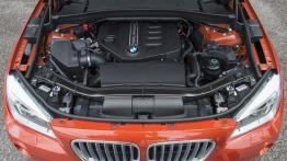 BMW X1 Facelifting - prezentacja w Monachium - maska otwarta