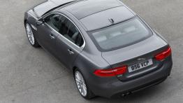 Jaguar XE 2.0d Ammonite Grey (2015) - widok z góry