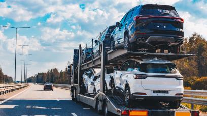 Import używanych aut do Polski spada. Rośnie za to liczba nowych aut