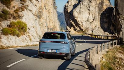 Leapmotor B10 Hybrid EV wjeżdża do Polski. 900 km zasięgu w cenie miejskiego auta