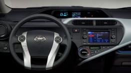 Toyota Prius C - kokpit