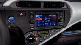 Toyota Prius C - konsola środkowa