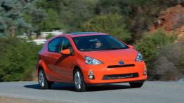 Toyota Prius C - widok z przodu