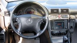 Szczypta luksusu, ale czy warta swojej ceny? - Mercedes Klasa C