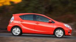 Toyota Prius C - prawy bok