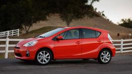 Toyota Prius C - lewy bok