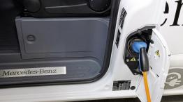 Mercedes Vito E-Cell - gniazdo ładowania