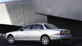 Jaguar XJ L - lewy bok