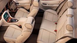 Jaguar XJ L - widok ogólny wnętrza z przodu