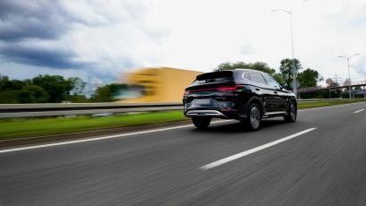 Chińskie PHEV przy drogim dieslu – koszt 100 km: Seal U DM-i, Jaecoo 7 SHS vs RAV4 PHEV