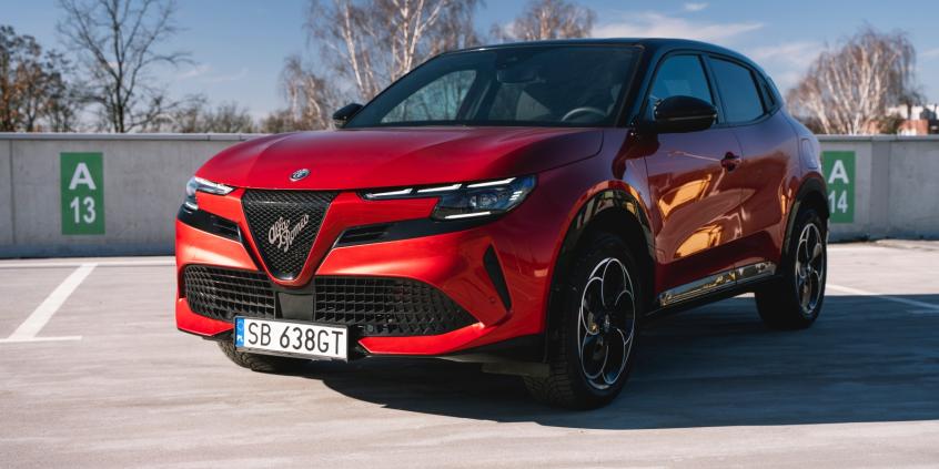 Alfa Romeo Junior Ibrida Q4