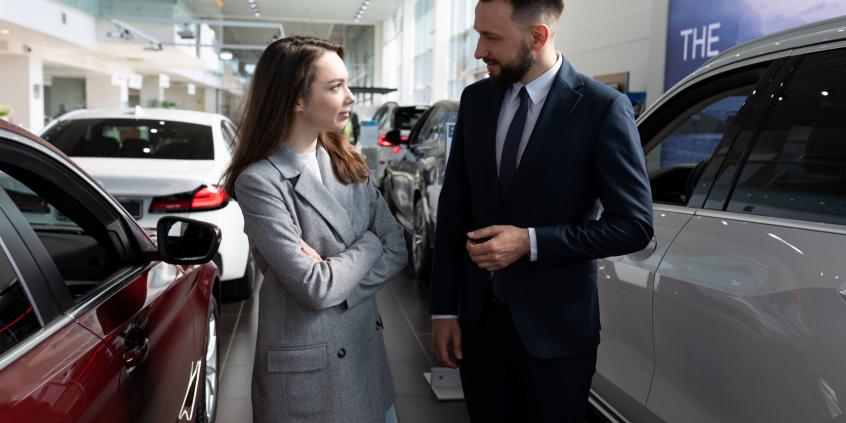 Od 29 listopada nowe auta dostaną cyfrowy paszport. Wystarczy zeskanować kod QR